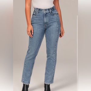 Abercrombie Curve Love Ultra High Rise 90s Straight Jean!